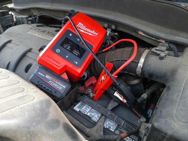 Milwaukee-M18-HotShot-Jump-Starter
