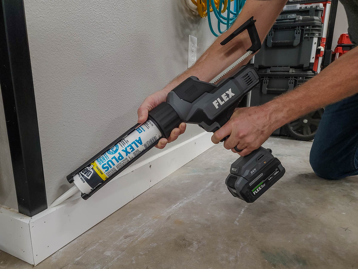 Flex 24V Caulk and Adhesive Gun
