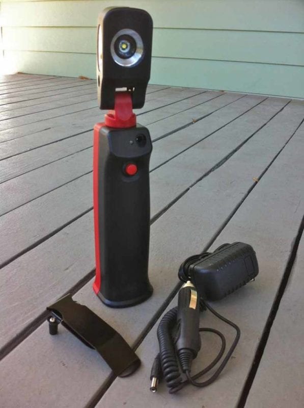 MAXXEON WorkStar 2000 Technician's Floodlight Review